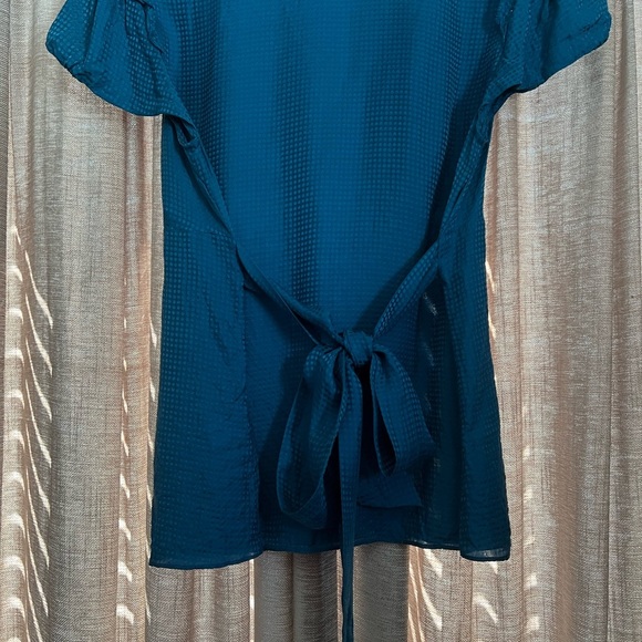 Banana Republic Teal Silk Polka Dot Tie Back Button-Up Blouse Size Medium - Picture 12 of 14